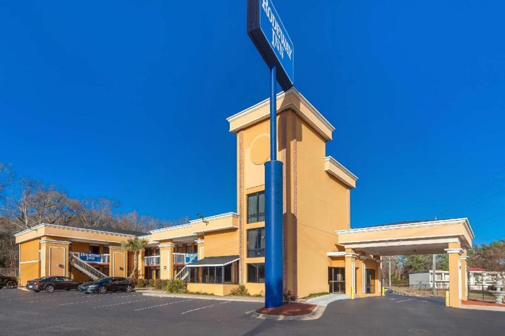 Rodeway Inn 兰伯顿 外观 照片