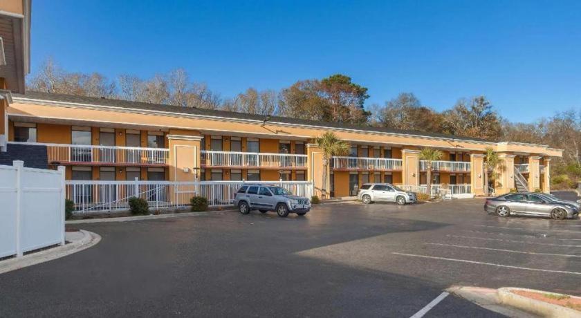 Rodeway Inn 兰伯顿 外观 照片