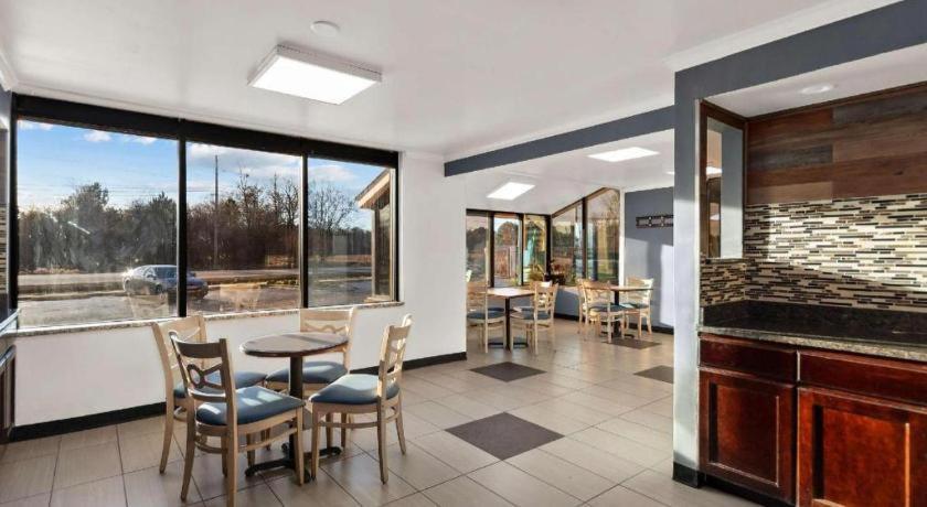 Rodeway Inn 兰伯顿 外观 照片