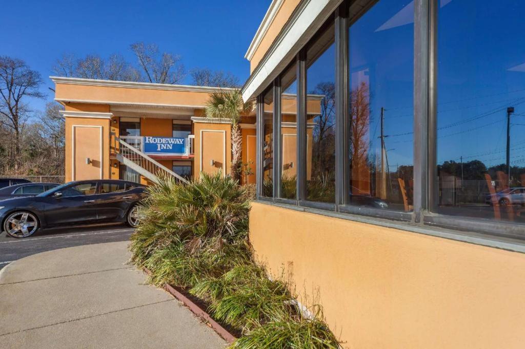 Rodeway Inn 兰伯顿 外观 照片
