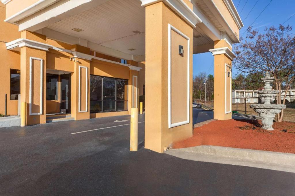 Rodeway Inn 兰伯顿 外观 照片